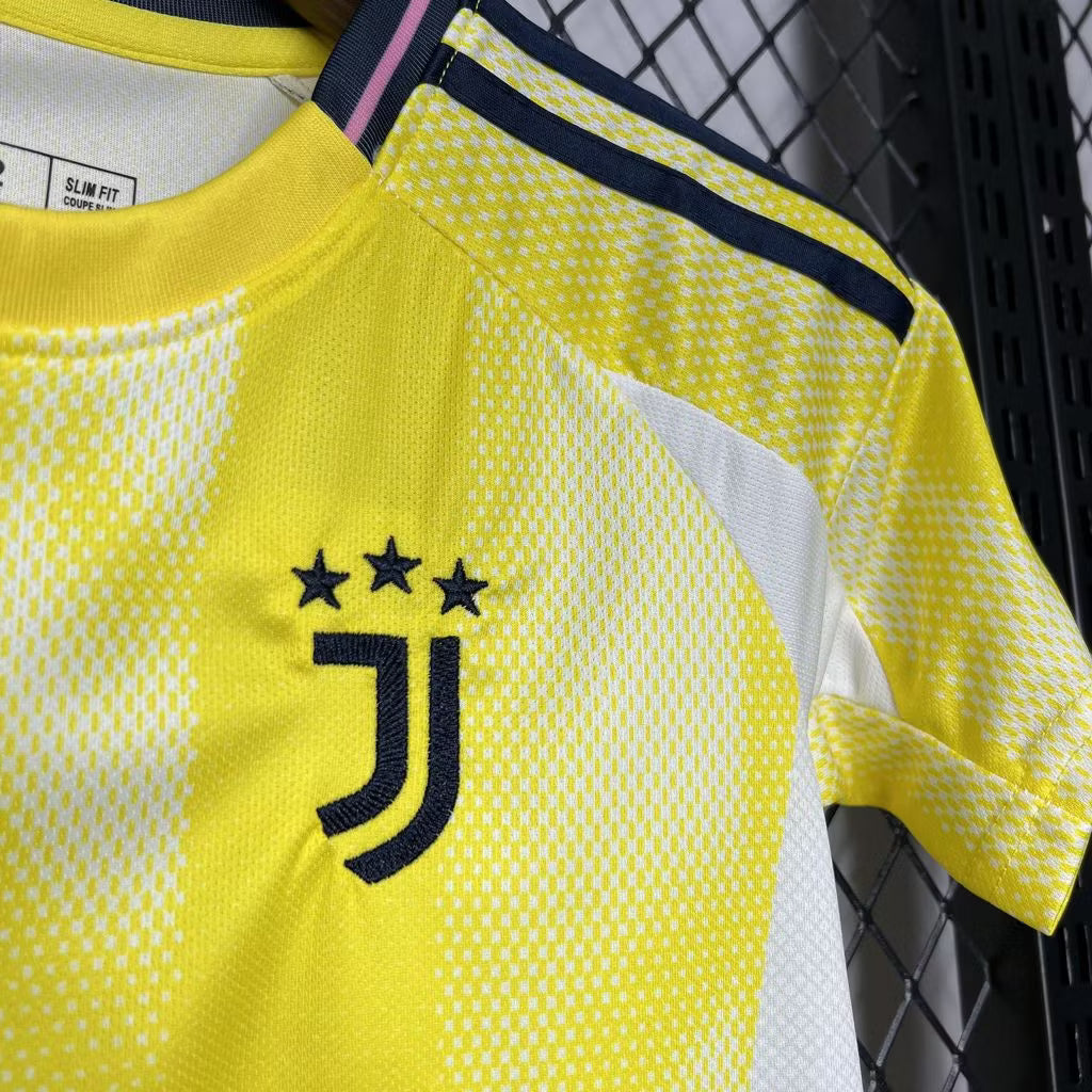 Maillot extérieur de la Juventus 2024