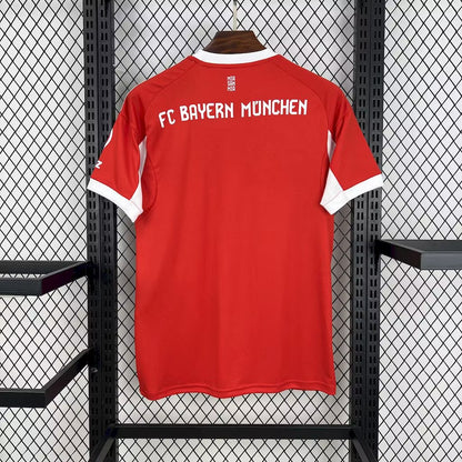 Camiseta local del Bayern de Múnich 2025
