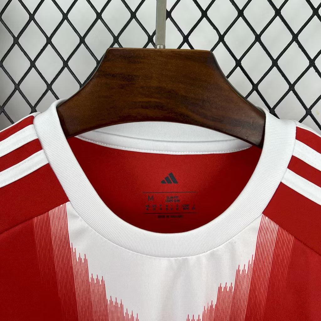 Camiseta local del Bayern de Múnich 2025