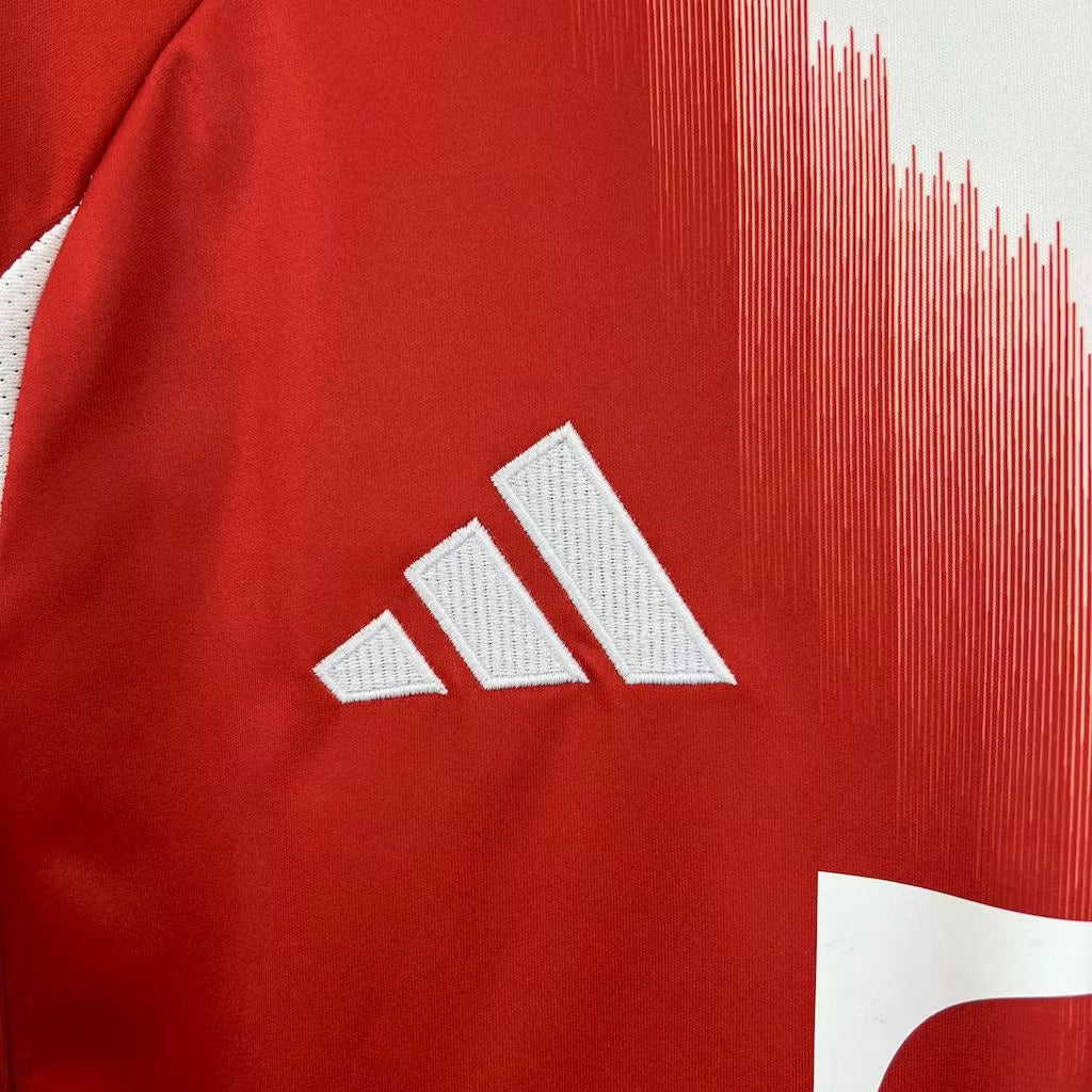 Camiseta local del Bayern de Múnich 2025