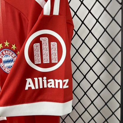 Camiseta local del Bayern de Múnich 2025