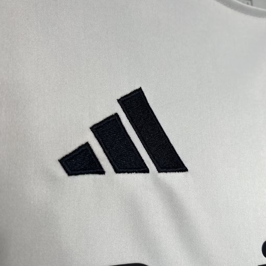 Real Madrid 2024 Aufwärm-Trainings-Trikot