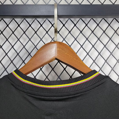 Camiseta negra del centenario de Colombia 2024