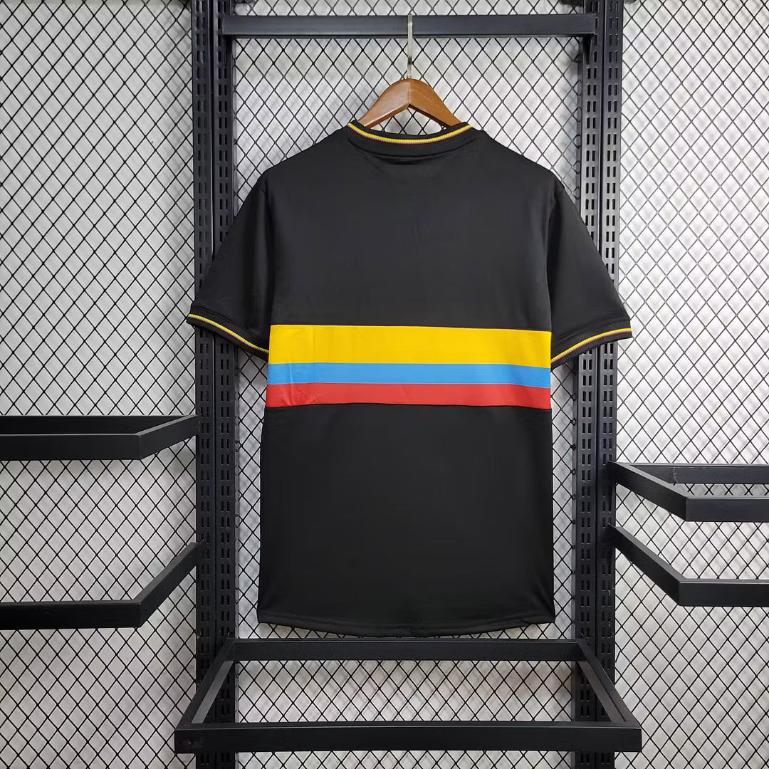 Camiseta negra del centenario de Colombia 2024