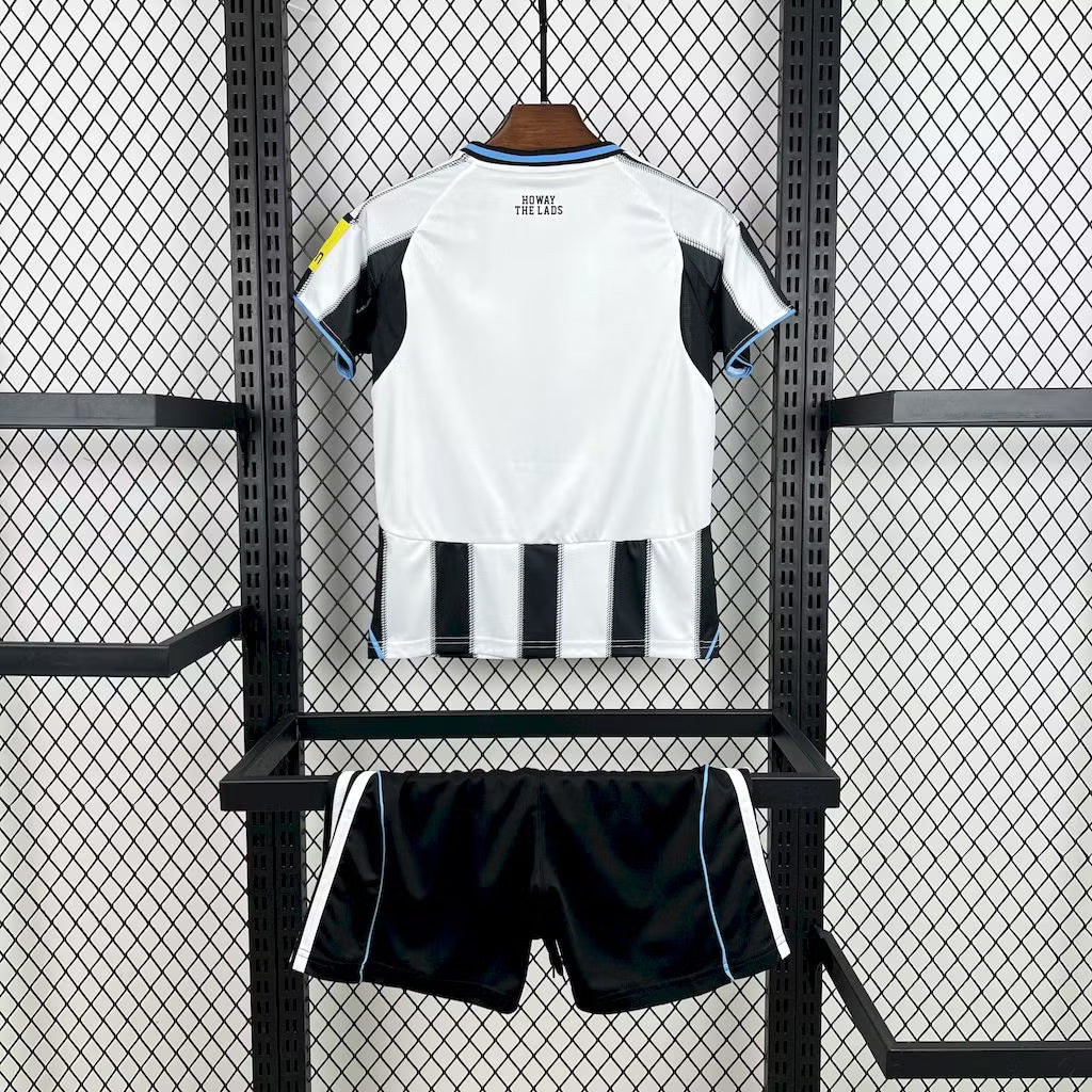 Camisola principal do Newcastle United de 2025
