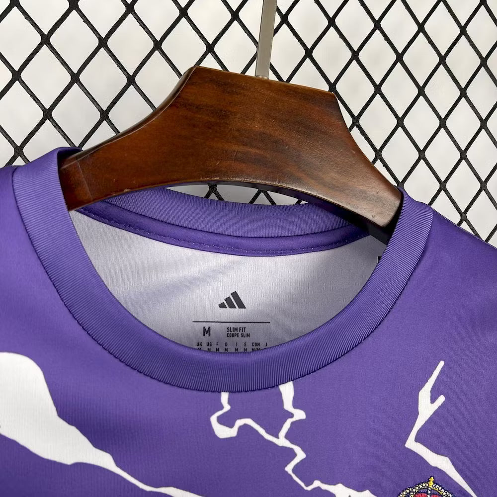 Real Madrid 2025 warming-upshirt
