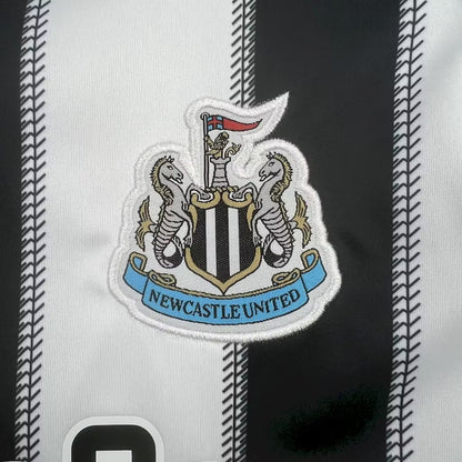 Camisola principal do Newcastle United de 2025