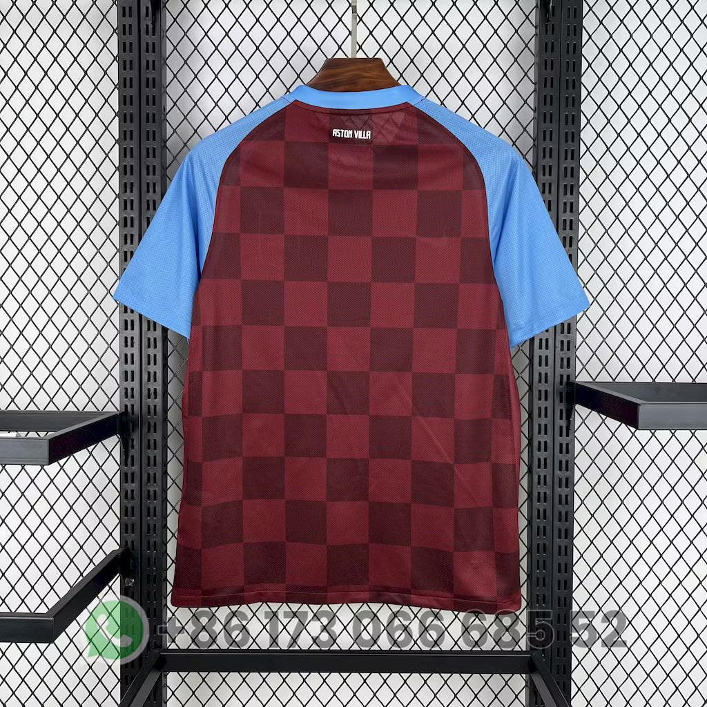 Camiseta de local del Aston Villa 2011