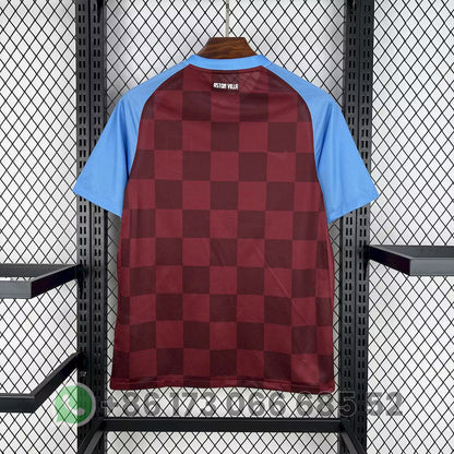Camiseta de local del Aston Villa 2011