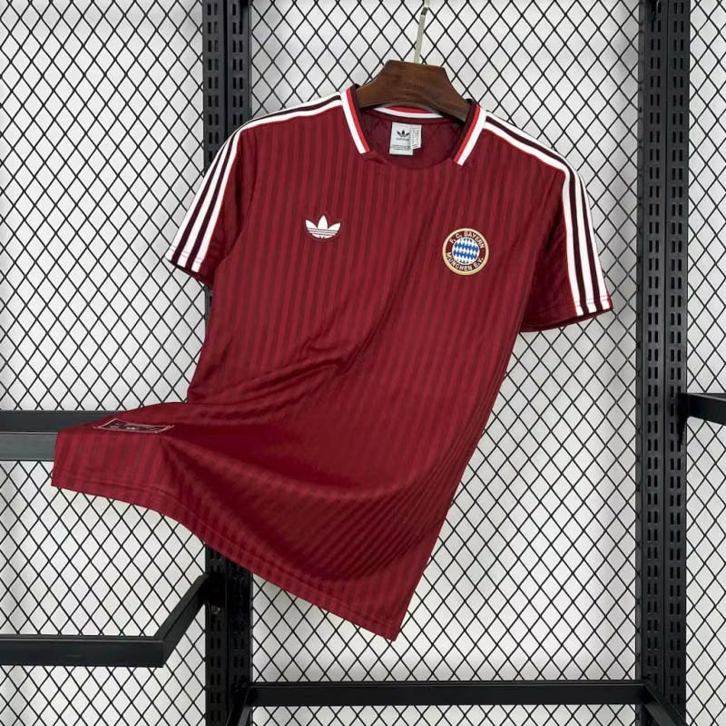 Bayern München 2025 rotes Spezialtrikot