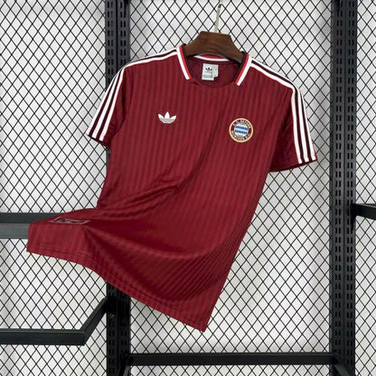 Bayern München 2025 rotes Spezialtrikot