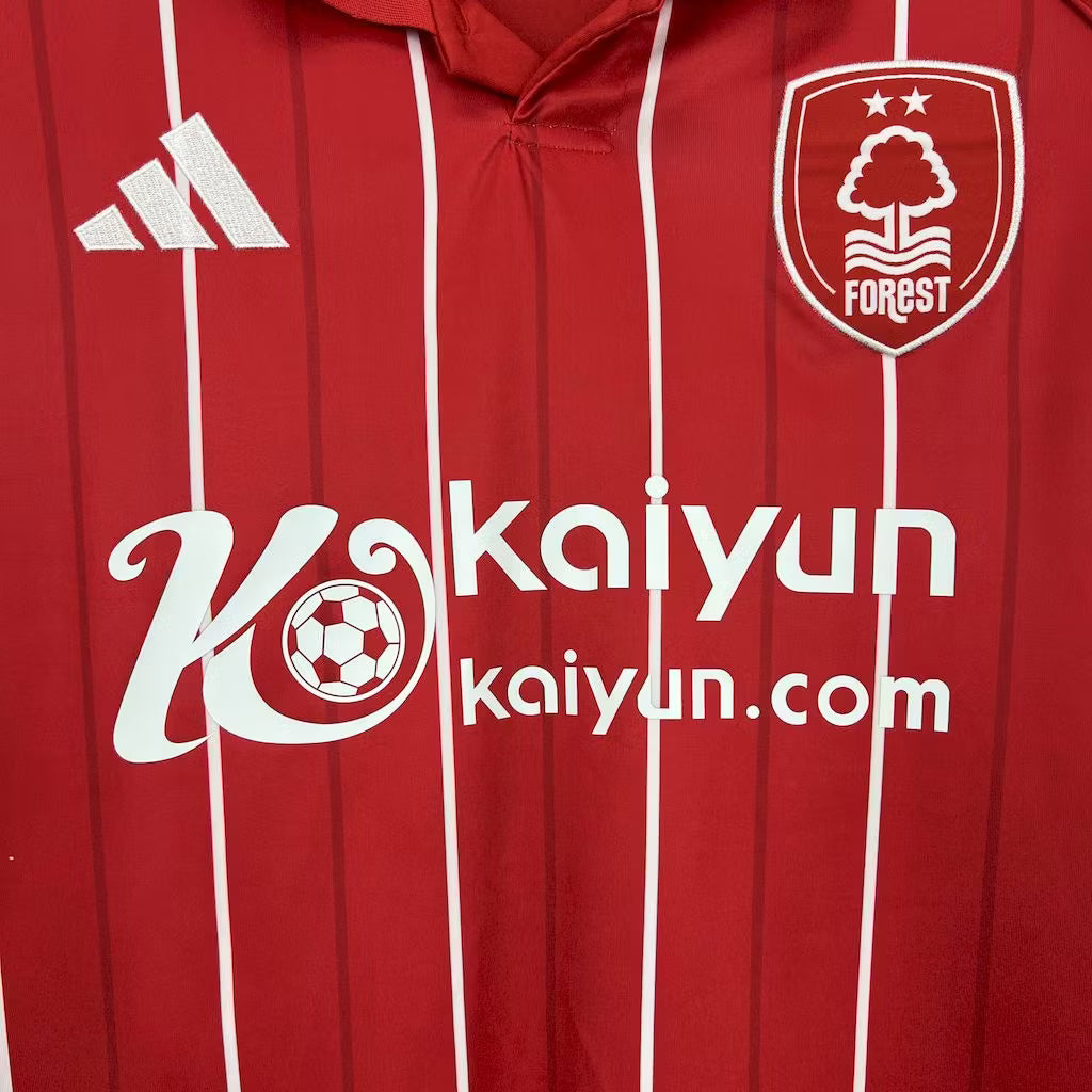 Domowa koszulka Nottingham Forest 2025