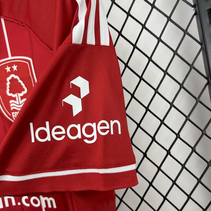 Domowa koszulka Nottingham Forest 2025