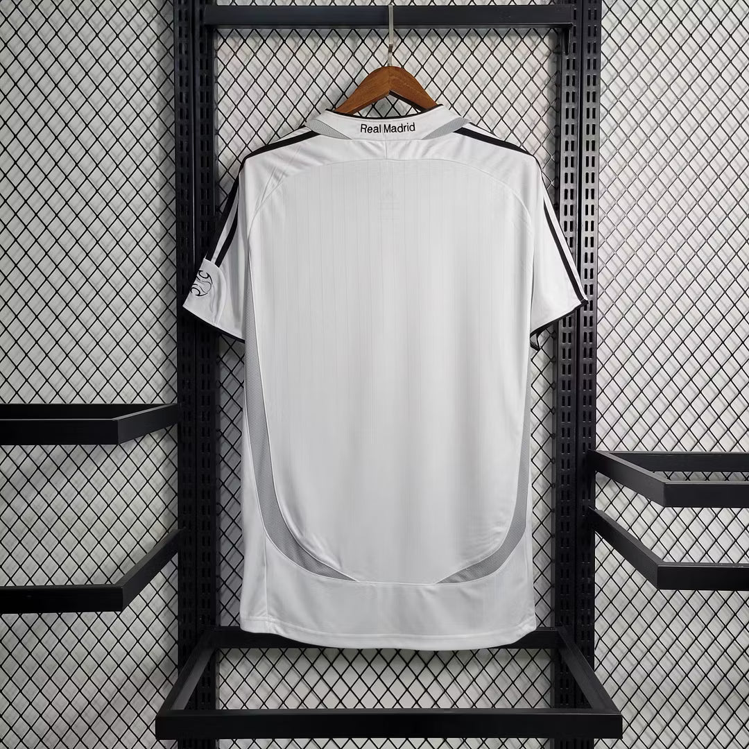 Camisola principal do Real Madrid 2006