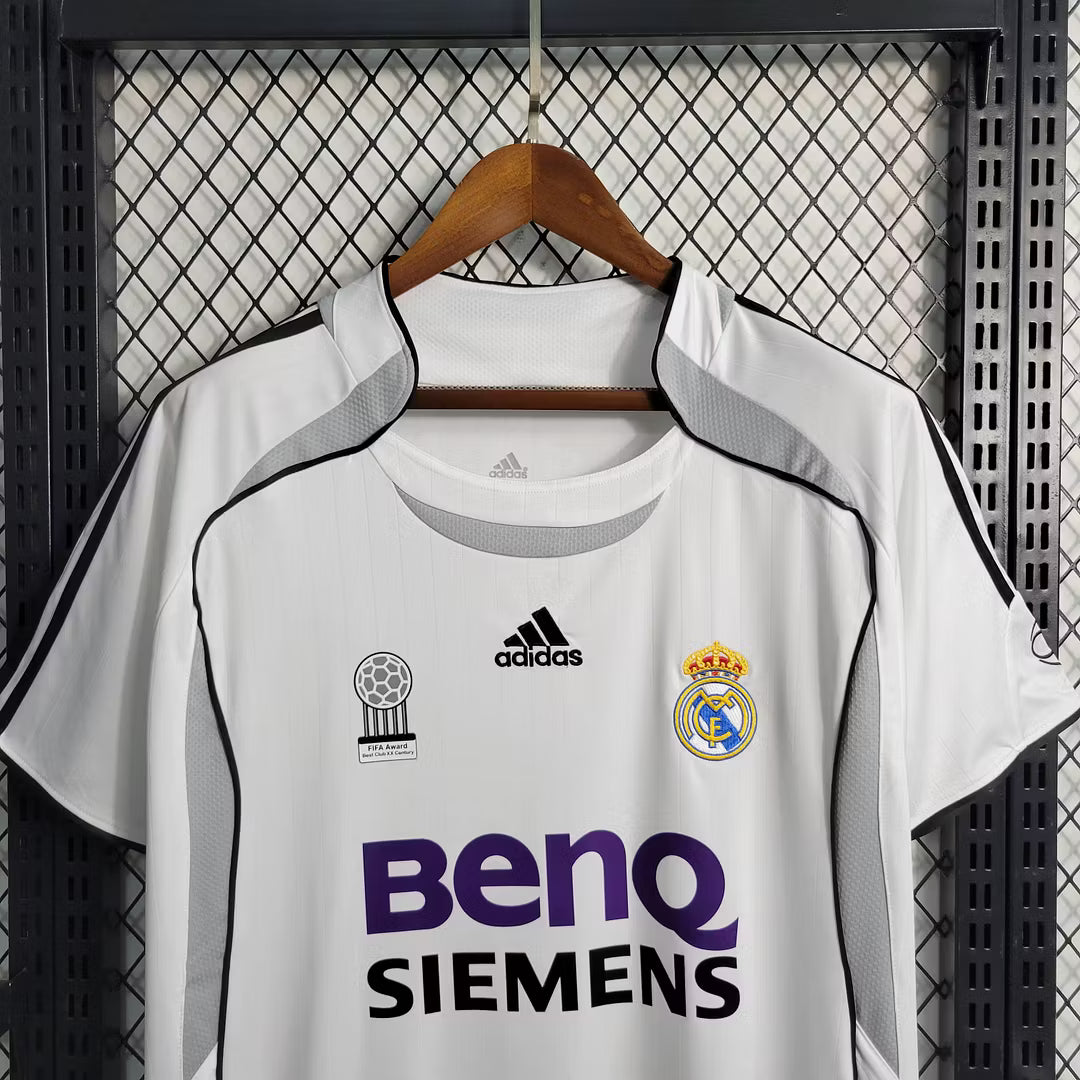 Camisola principal do Real Madrid 2006