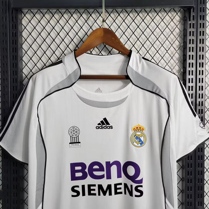 Camisola principal do Real Madrid 2006