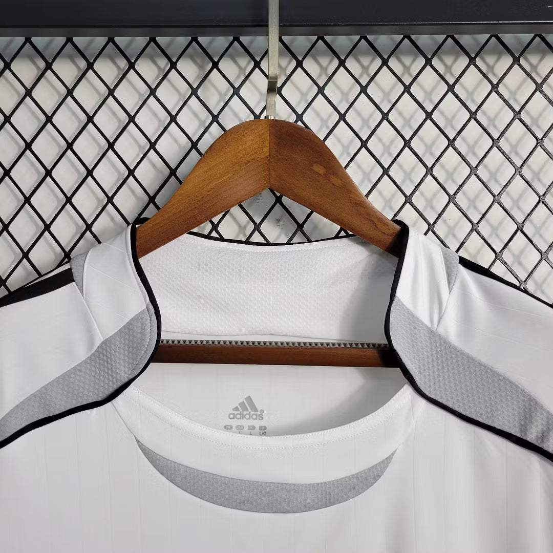 Camisola principal do Real Madrid 2006