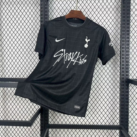 Tottenham 2025 x Stray Kids limitiertes Auswärtstrikot