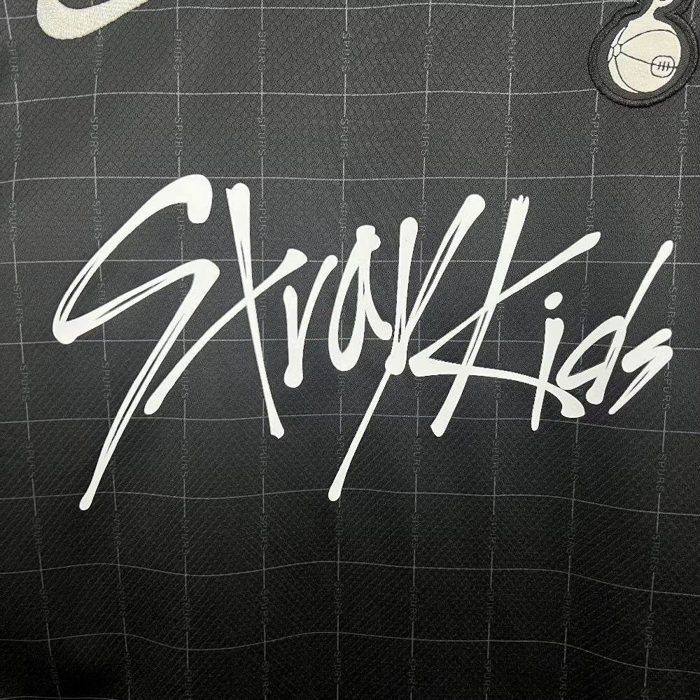 Wyjazdowa koszulka Tottenhamu 2025 x Stray Kids - edycja limitowana