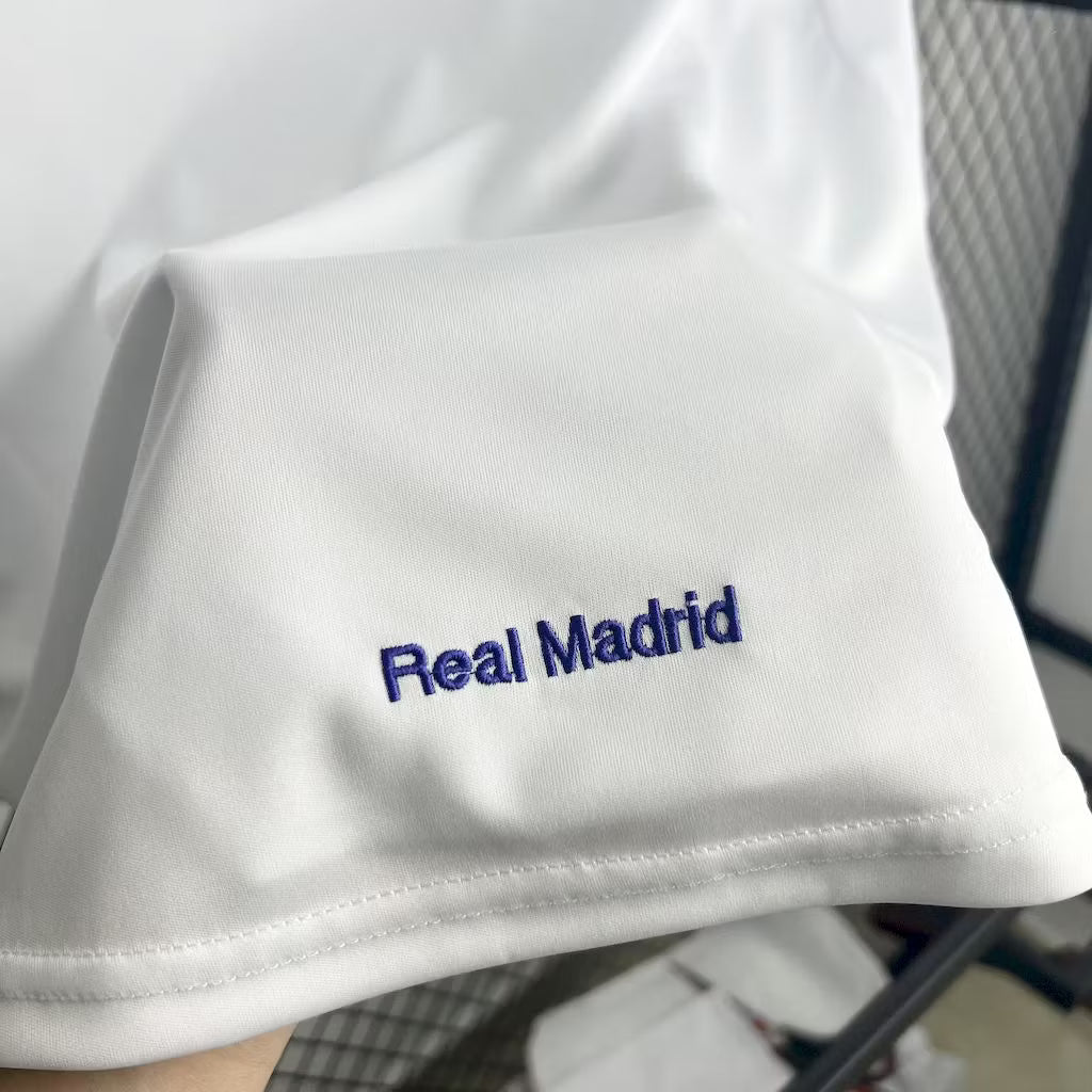 Camiseta de local del Real Madrid 2007