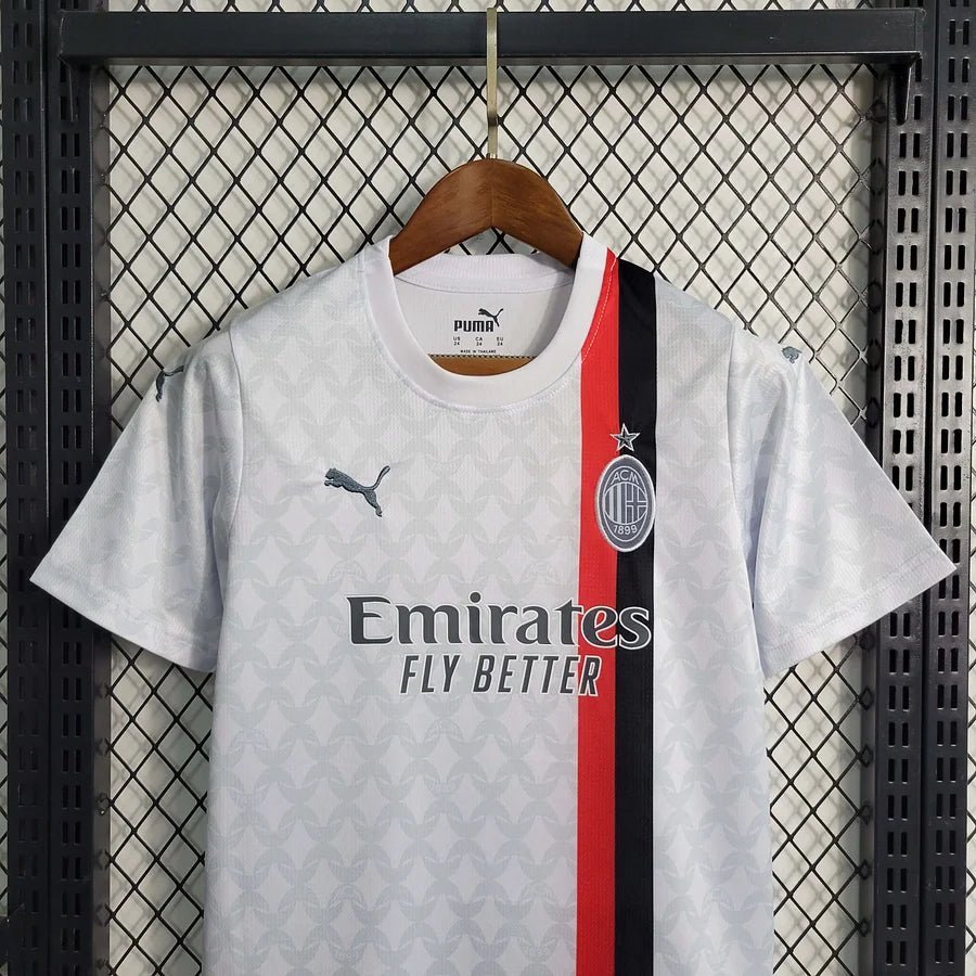 Camiseta de visitante del AC Milan 2023