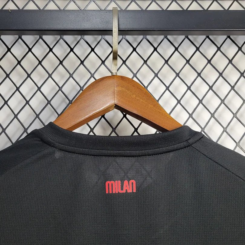 Camisola principal do AC Milan 2025