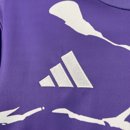 Real Madrid 2025 warming-upshirt
