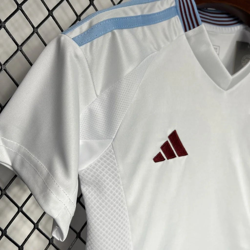 Camiseta visitante del Aston Villa 2024