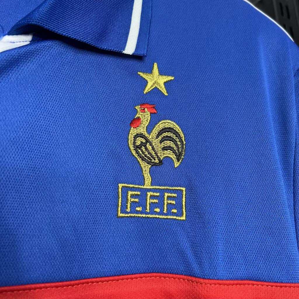 Domowa koszulka reprezentacji Francji 2000