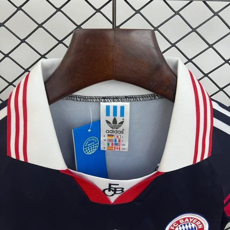 Camisola principal do Bayern 1997