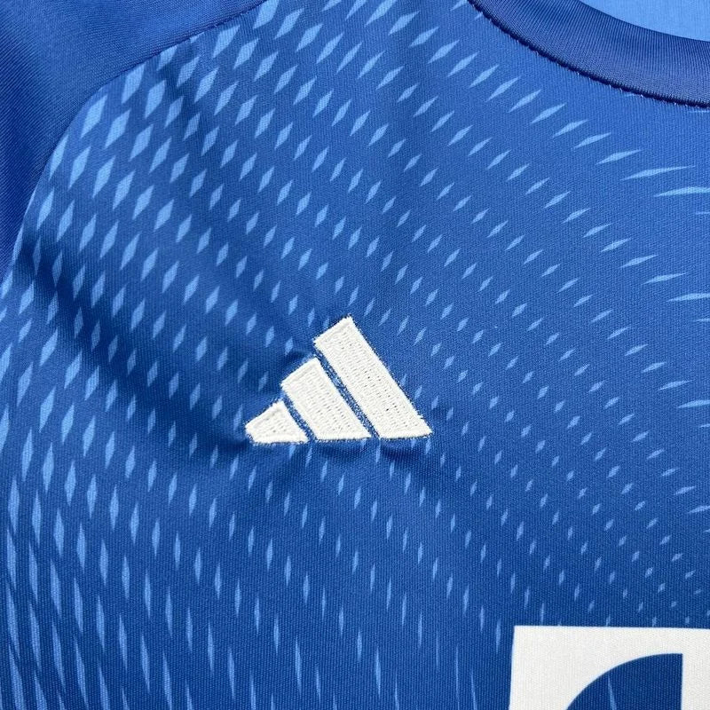 Camisola azul de guarda-redes do Bayern 2025