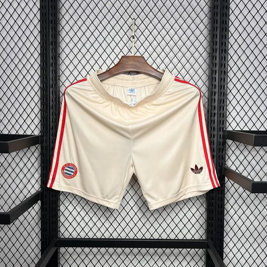 Bayern München 2024 dritte Auswärtsshorts