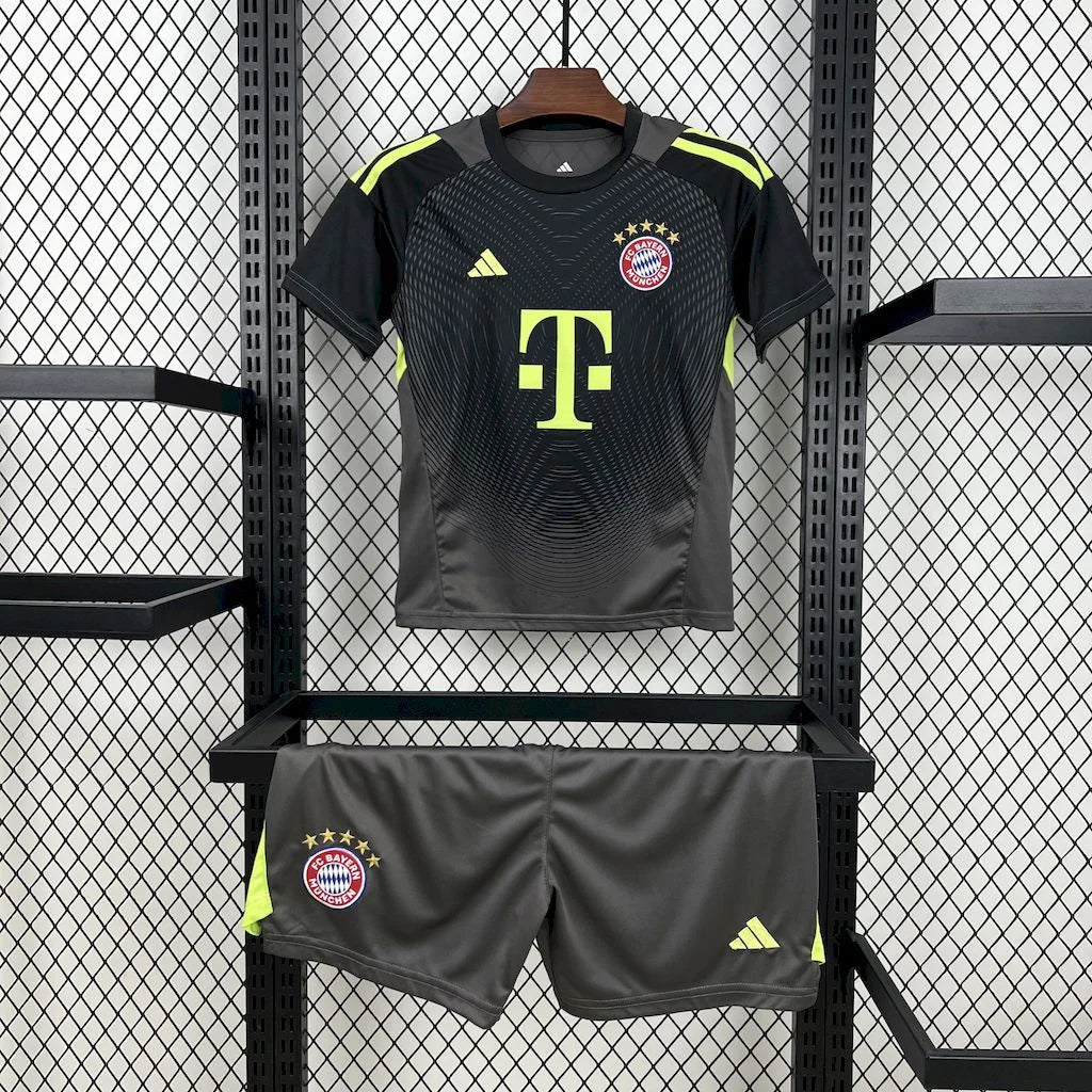 Bayern Munchen 2025 Goalkeeper Jersey