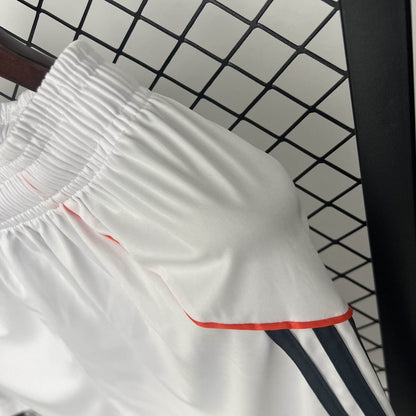 Uitshorts van Bayern München 2025
