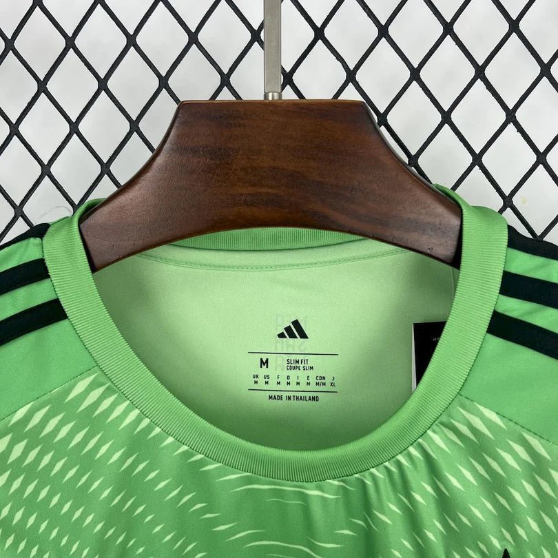 Camisola verde de guarda-redes do Bayern de Munique 2025