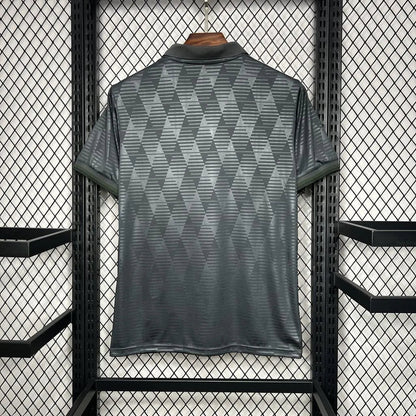 Camisola especial do Oktoberfest do Bayern de Munique 2025