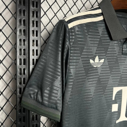Camisola especial do Oktoberfest do Bayern de Munique 2025