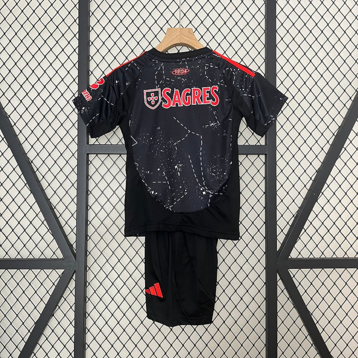 Camiseta visitante del Benfica 2024