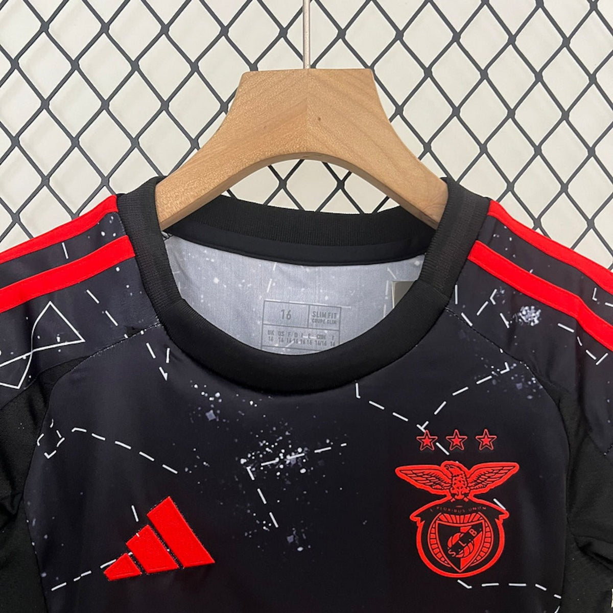 Camiseta visitante del Benfica 2024
