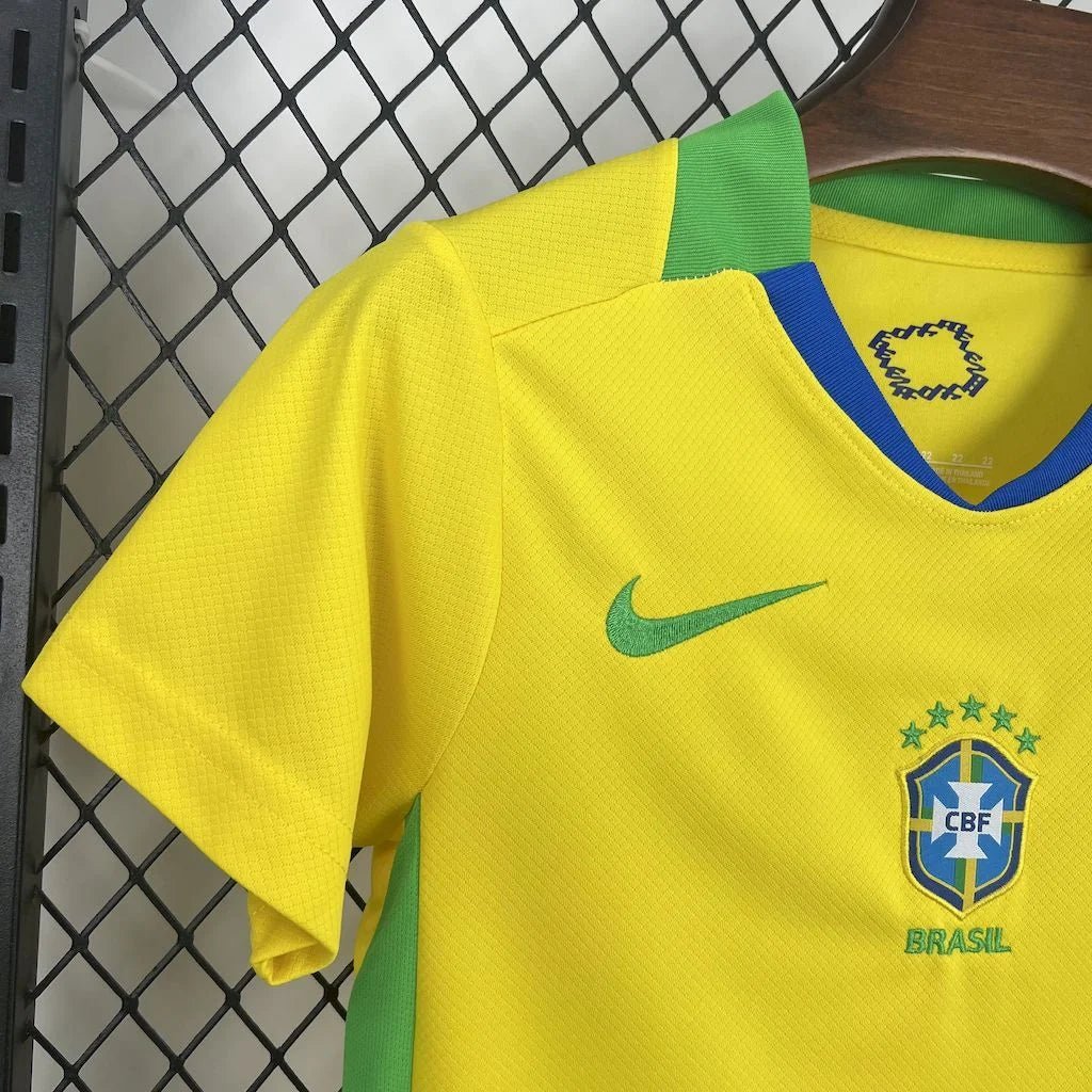 Camiseta local de Brasil 2025