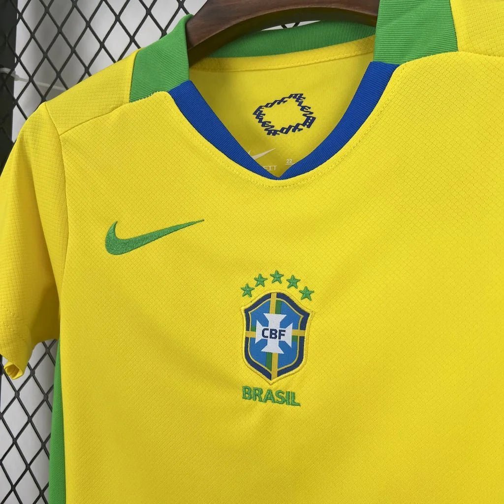 Camiseta local de Brasil 2025