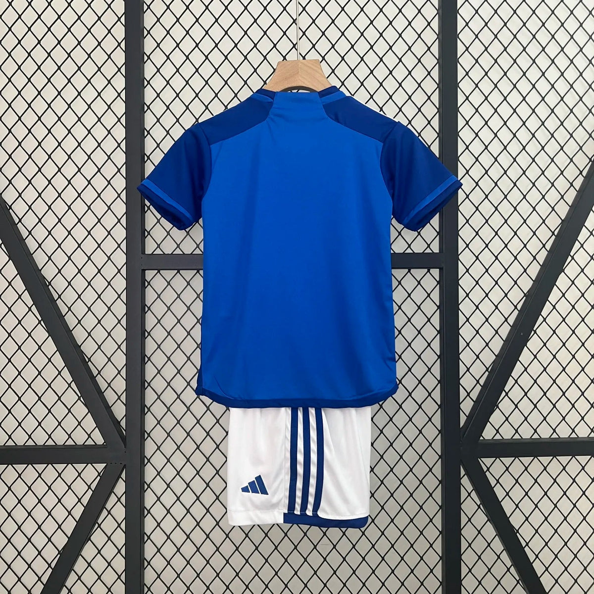 Camisola principal do Cruzeiro 2024
