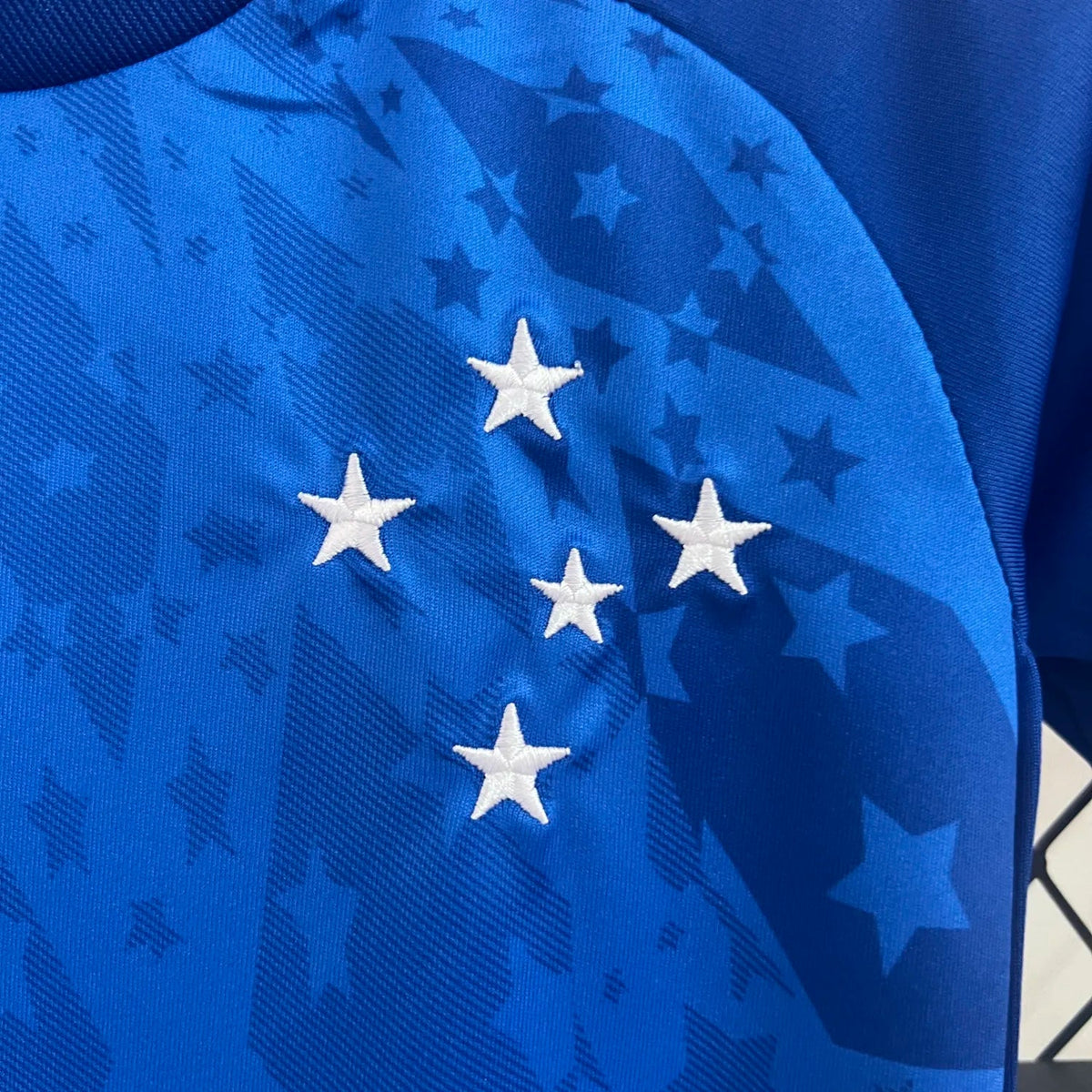 Camisola principal do Cruzeiro 2024