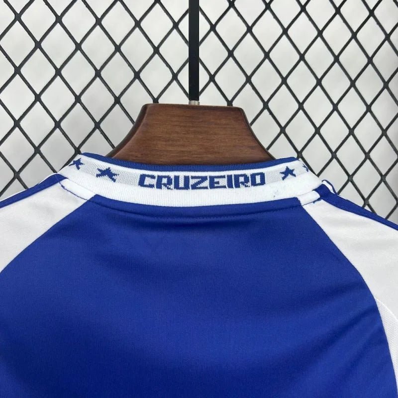 Camisola principal do Cruzeiro 2025