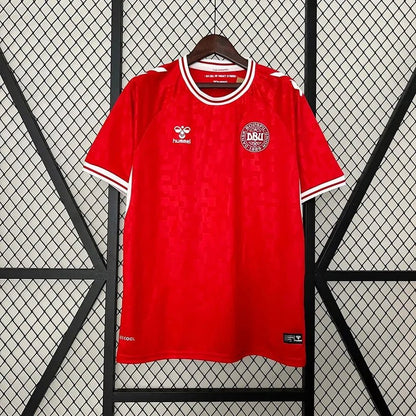 Camisola principal da Dinamarca 2024