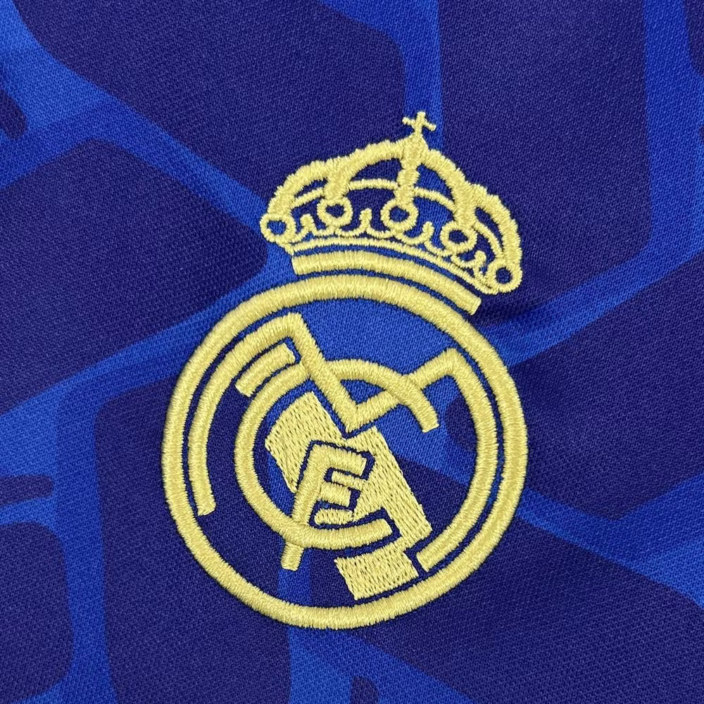 Real Madrid 2025 warming-upshirt