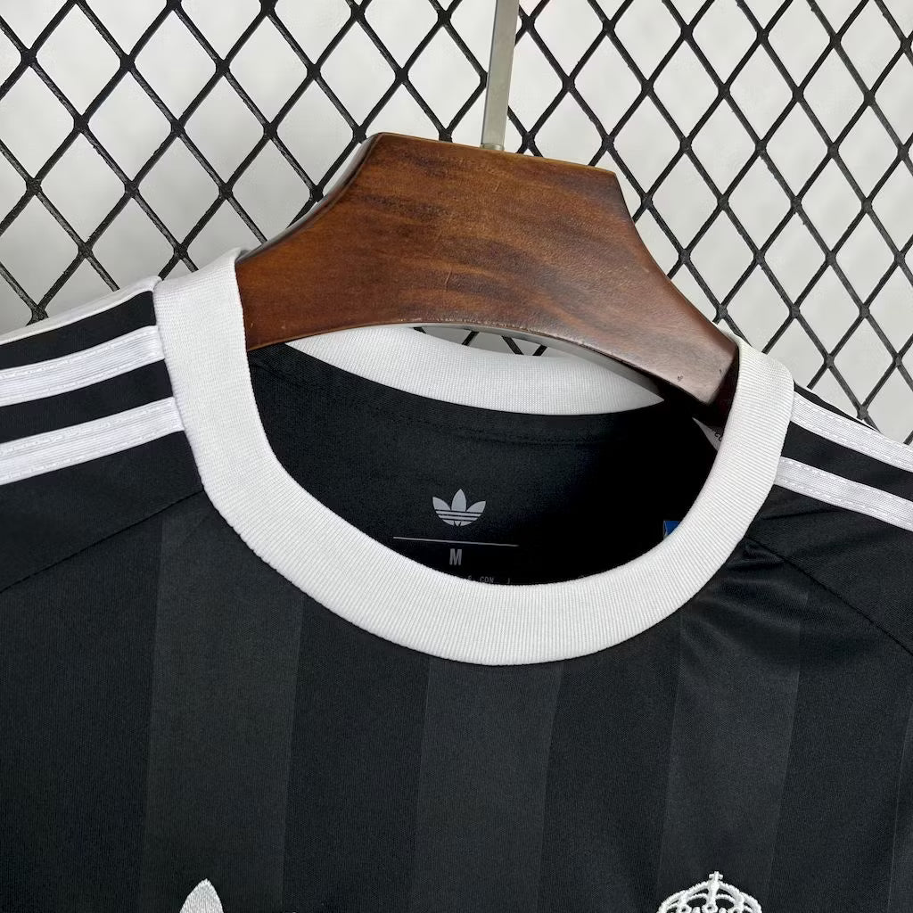 Camisola de guarda-redes do Real Madrid 2025