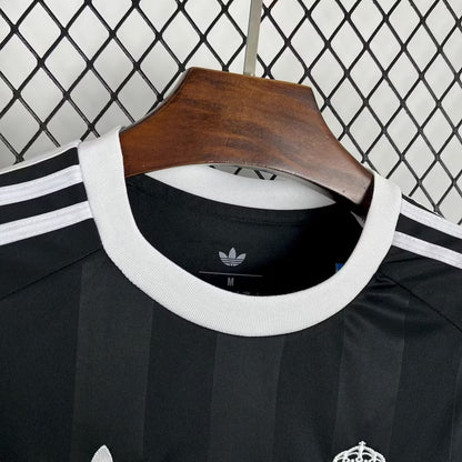 Camisola de guarda-redes do Real Madrid 2025