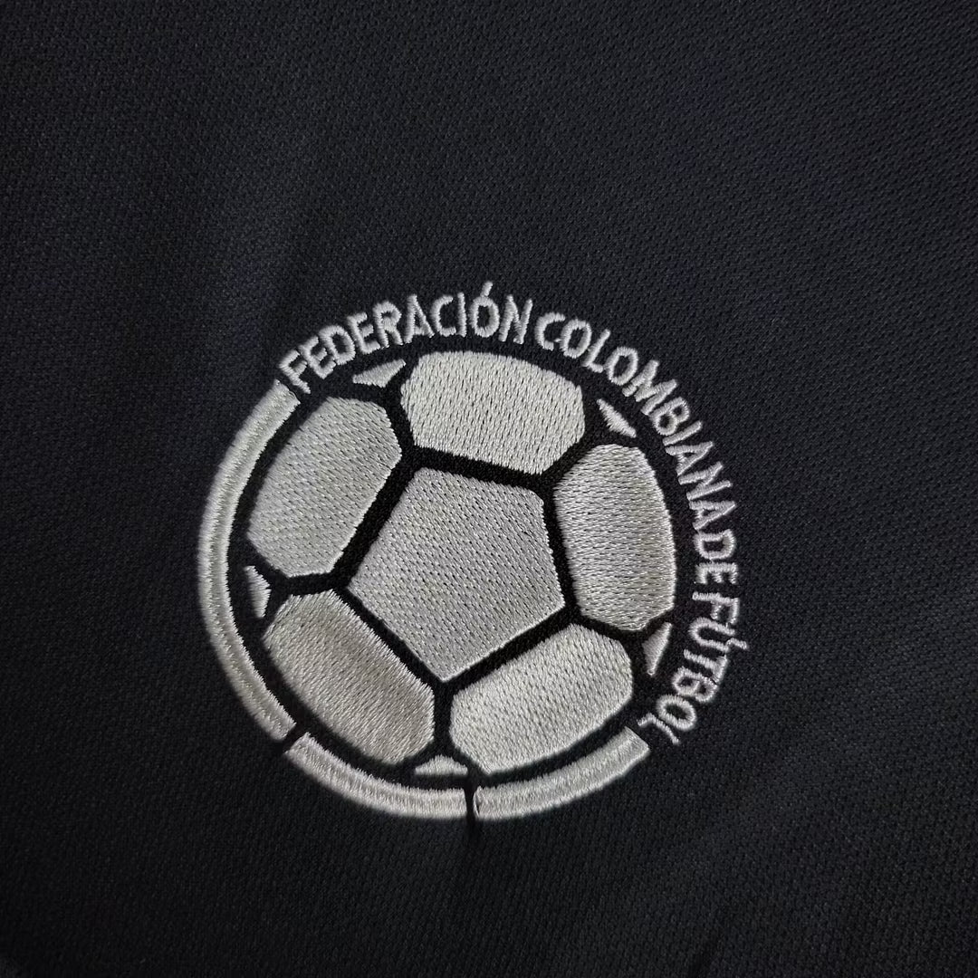 Camiseta negra del centenario de Colombia 2024