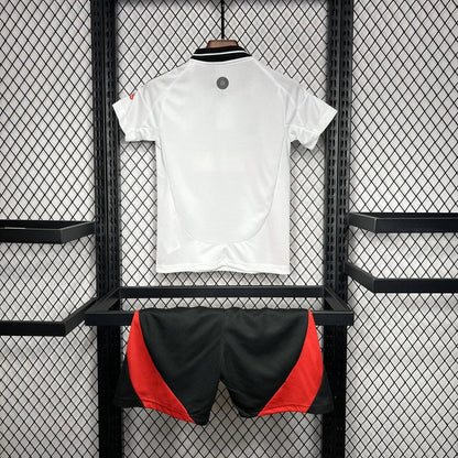 Camisola principal do Fulham 2024